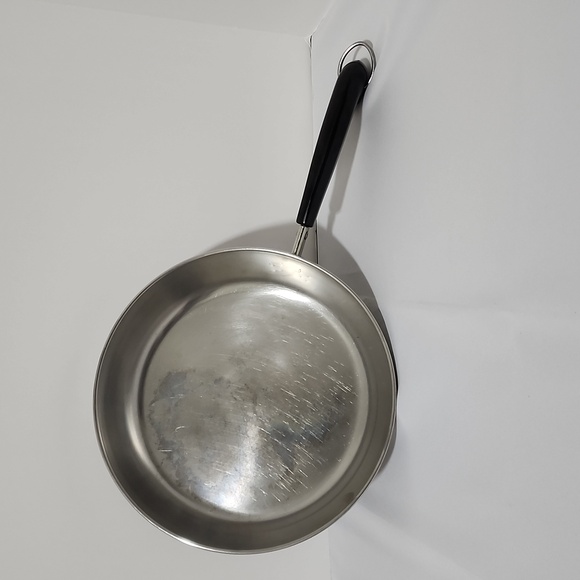 1801 Revere Ware 9” Frying Pan - Picture 1 of 3